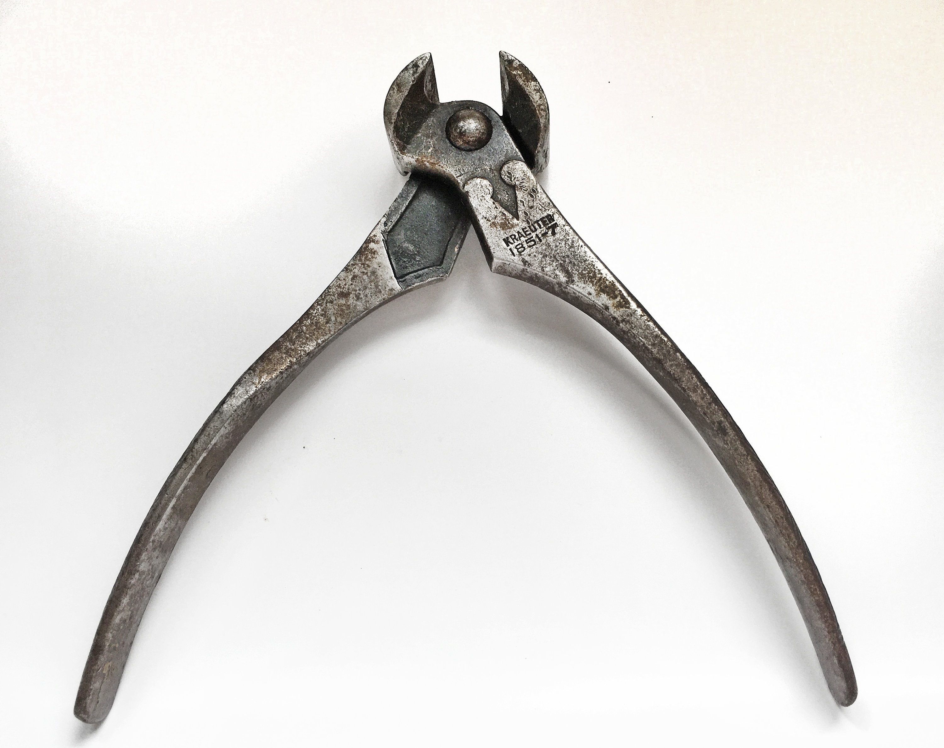 Vintage KRAEUTER SUPREME NIPPERS No.1851-7 Usa7 Long 1 1/4 Wide Jaws End  Nippers Cobbler Shoe Repair Cutter Pliers.patina.collectible.use. 