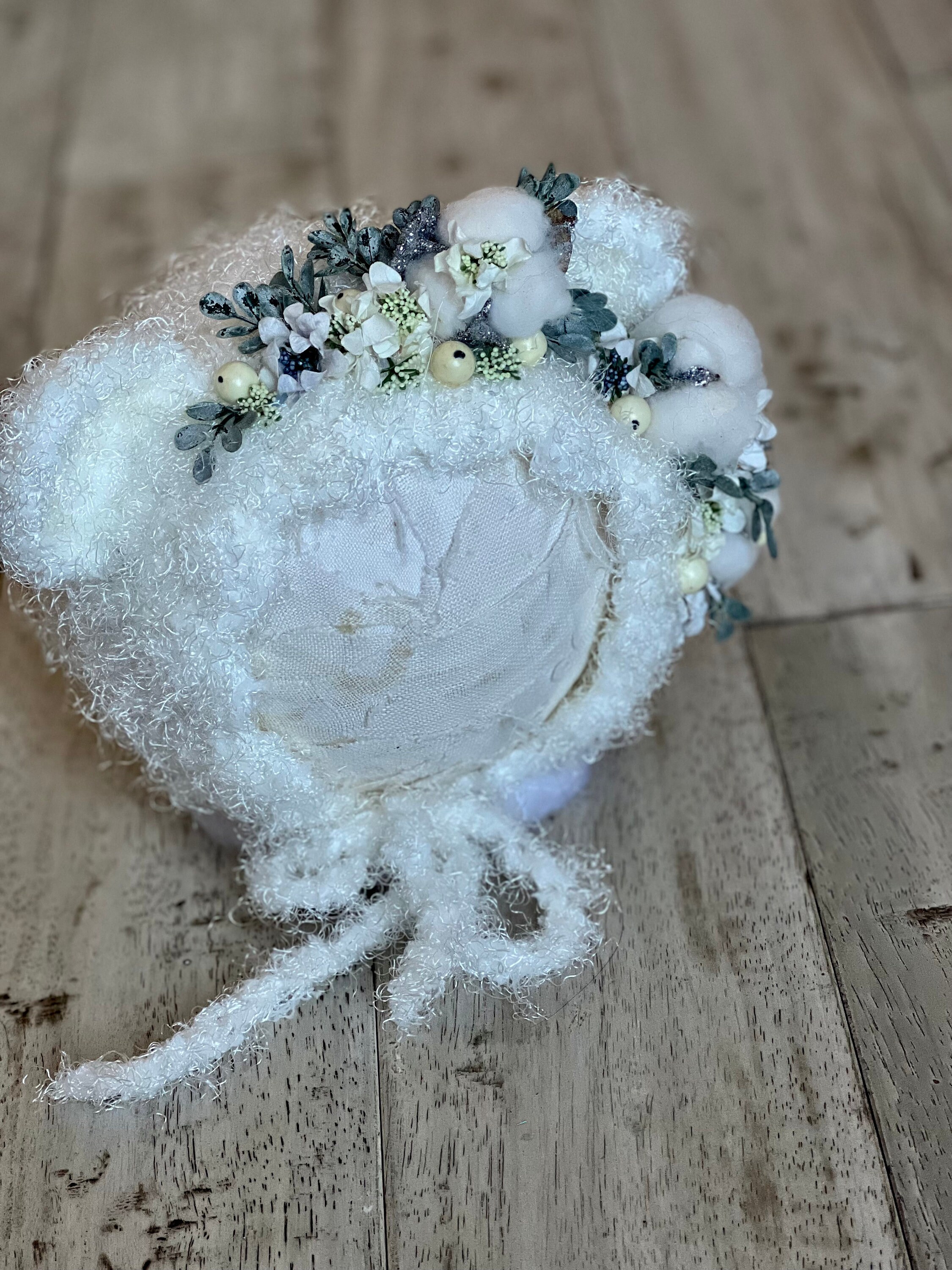 ハンドメイドのテディベアボンネット（6～12歳）：花柄のふわふわ 