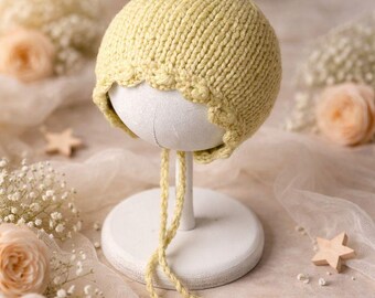 Handgebreide babymuts • Pasgeboren fotorekwisiet • Zachte gebreide stropdasmuts • Heirloom-stijl