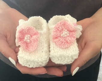 Baby girl Knitted  shoes, Knitted Baby booties,New Born Baby Shower Gift, baby girl shower gift,New baby  gift