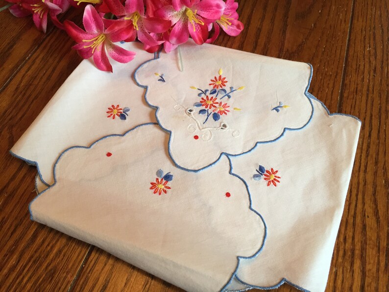 Biscuit Cover Floral Embroidered Basket Liner Bun Doily Etsy