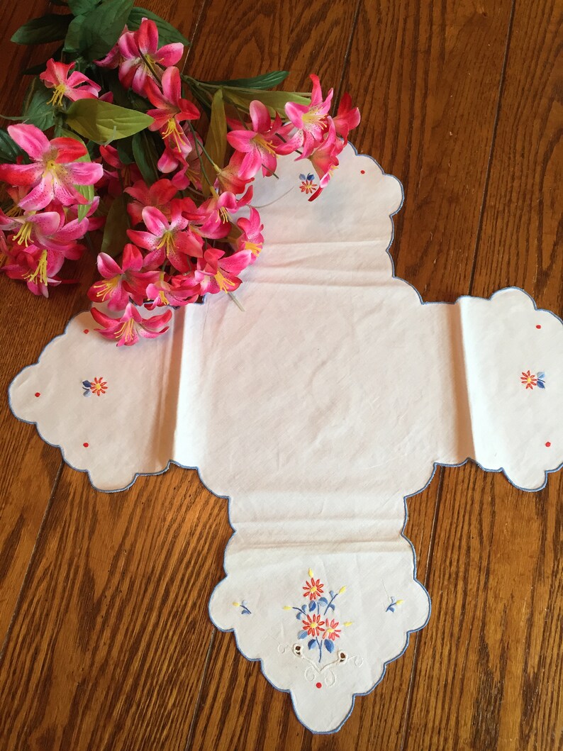 Biscuit Cover Floral Embroidered Basket Liner Bun Doily Etsy