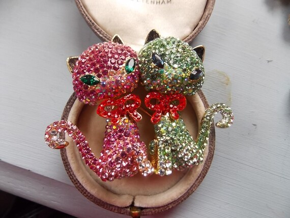 Butler and Wilson Cats Two Brooch Pin PRETTY - Gem