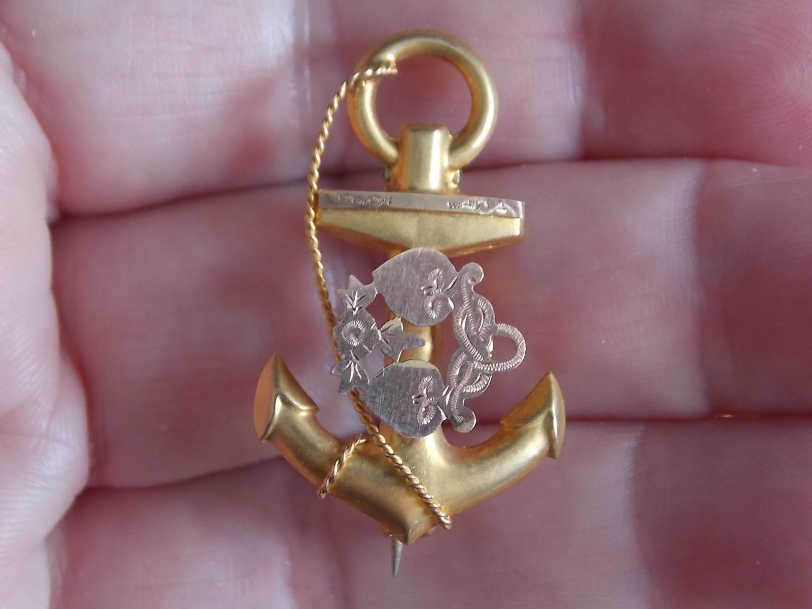 アクセサリー   Heart Brooch with Anchor il_fullxfull.5269219462_nrxu.jpg