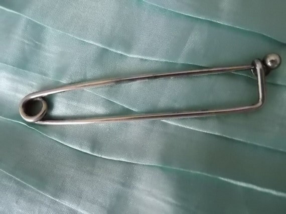 unusual kilt pins
