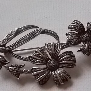 Silver Marcasite Flowers Brooch Pin Pretty and BIG image 4