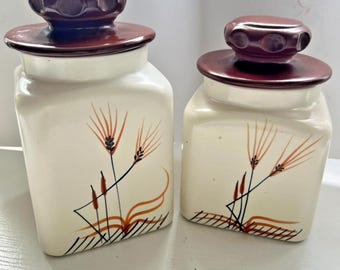 Vintage keramische jerrycanset tarweontwerp bruine deksels VS keukenpaar MCM 8-9 in