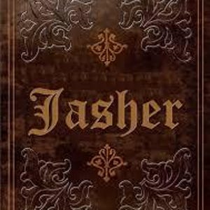 Pode incluir: Um livro castanho encadernado em couro com o título "Jasher" em letras douradas. A capa apresenta desenhos florais em relevo e detalhes decorativos. As bordas do livro também são castanhas.