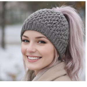Patrón de gorro con cola de caballo en PDF / Gorro de invierno con moño desordenado para mujer / Fácil de hacer