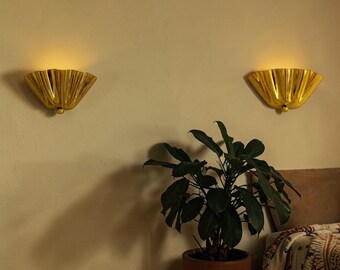 Handgefertigte Messing Wandleuchte Vintage Scalloped Rüschen Schatten Licht Mitte Jahrhundert Art Deco Eitelkeit Befestigung Ostern Muttertagsgeschenk