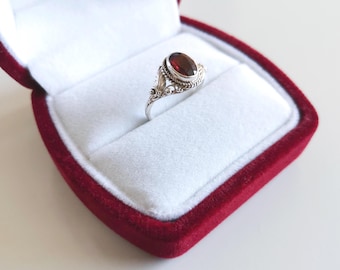 Premium Jewelry Packaging Box for Fine Jewelry Display | Burgundy Color Velvet Single Slot Ring box | Wedding ring box | Jewelry gift box