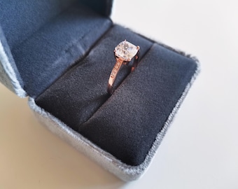 Vintage style Single space Ring box | Wedding ring box | Earrings box | Jewelry gift box | Classic white velvet interior