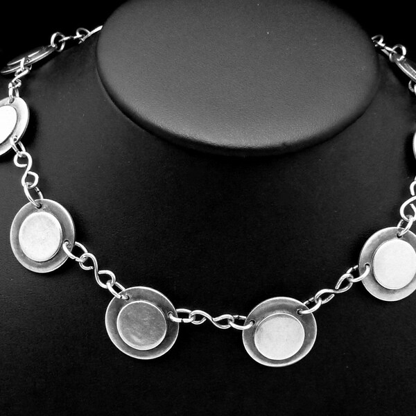 Vintage Modernist Hand Wrought Sterling Silver Double Disk Necklace 21759