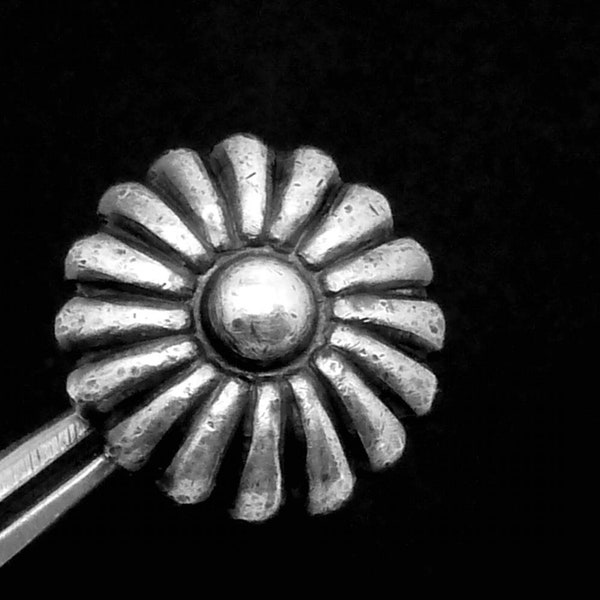 Vintage Los Castillo Taxco Mexican 980 Silver Daisy Flower Single Button 26689