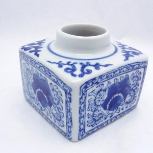 Two's Company Blue and White Ceramic China Canton Tea Jar NO LID 26835