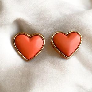 117 / Boucles D'oreille Clips - Résine - Occasion (état Proche Du Neuf)