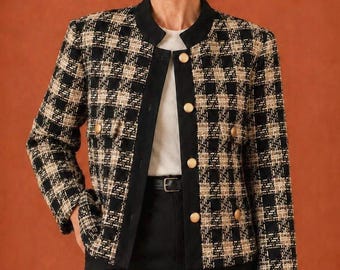 Vintage Black and White Tweed Blazer with Gold Buttons – Fitted Wool Jacket, Size M L