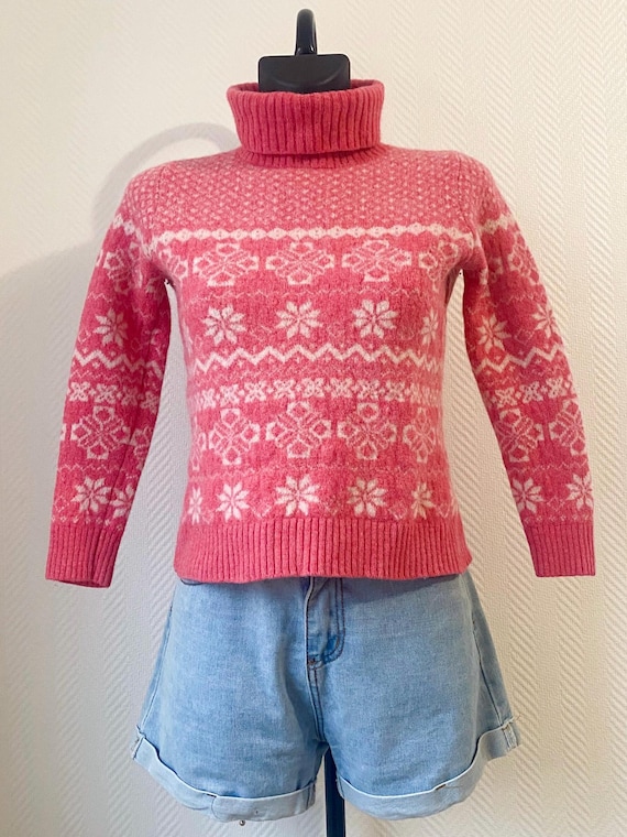 Vintage Pink Pure Wool Turtleneck Sweater with Nordic Snowflake Pattern – Warm Winter Knit, Size XS