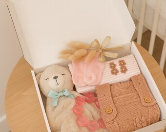 Set regalo per neonati, vestito rosa polvere per bambine e scatola con orsetto, regalo per baby shower 3–6 mesi