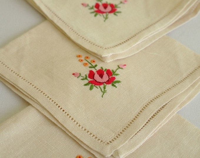 Vintage Linen Napkins Embroidered Roses X 4 Etsy
