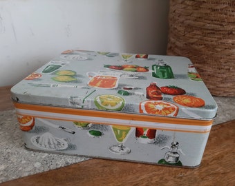 Retro Storage Tin 1950's Kitchen Theme 21cm x 17.5cm x 7.5cm