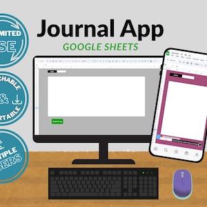 Op de afbeelding: Een digitale illustratie die een Journal App voor Google Sheets promoot. De afbeelding toont een computermonitor, een smartphone, een toetsenbord en een muis. Tekst bevat "Journal App GOOGLE SHEETS" en pictogrammen voor onbeperkt gebruik, doorzoekbaar & exporteerbaar en meerdere gebruikers.