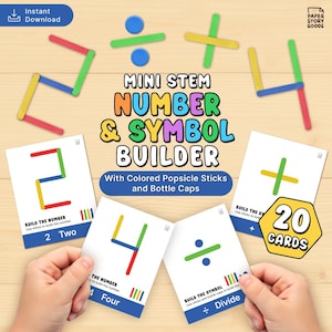 Könnte beinhalten: Ein farbenfrohes, lehrreiches STEM-Kit mit Karten, Eisstielen und Flaschendeckeln. Das Kit enthält Karten mit Zahlen und Symbolen sowie den Text "MINI STEM NUMBER & SYMBOL BUILDER". Das Kit hat 20 Karten.