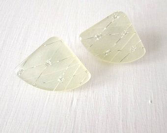 80s earrings, modernist earrings, abstract sculptural flat triangle shape, cream white, lucite plastic resin, minimalist vintage jewelry