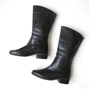 black leather boots mid calf with chunky block heel, minimalist style vintage 90s grunge moto pirate boots, women 8.5,