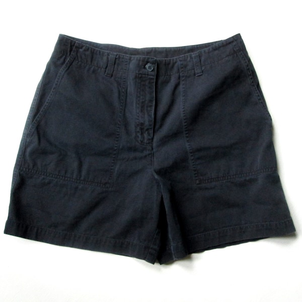 black highwaisted shorts with pockets, minimalist style, minimal clothing, vintage 90s, Jones New York, women small