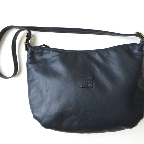 hobo bag, navy blue leather shoulder bag, minimalist style, vintage 70s, Anne Klein