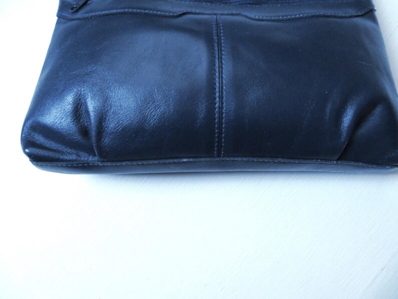 Vintage clutch bag, 80s navy blue leather, minimalist style handbag image 3
