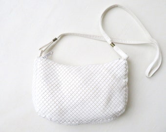 white shoulder bag, long strap purse, plastic tile chainmail bag, minimalist style, vegan purse, vintage 70s 80s, La Regale