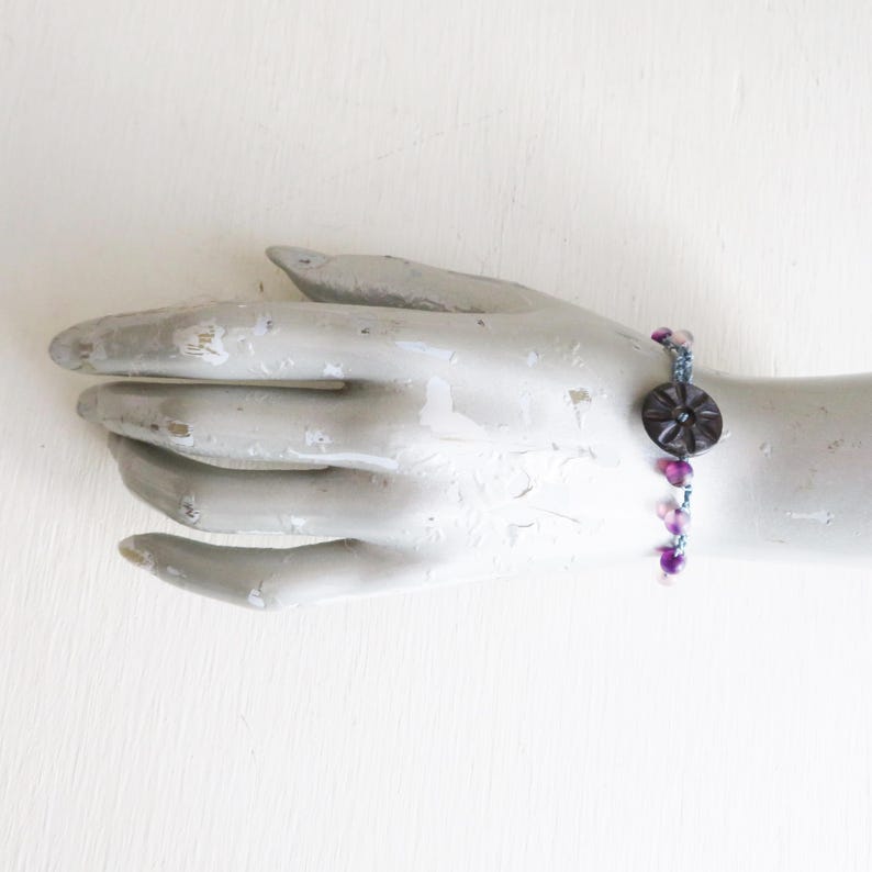 Amethyst Bracelet with Vintage Button - 7 inches long - Lavender image 3
