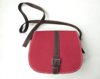 red crossbody bag, fabric & leather equestrian saddle bag, shoulder bag, long strap purse, preppy handbag, vintage 80s 90s