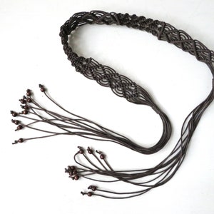 macrame belt vintage 60s 70s, fabric cinch belt, for hips or waist, natural beige cotton and wood beads, small medium,