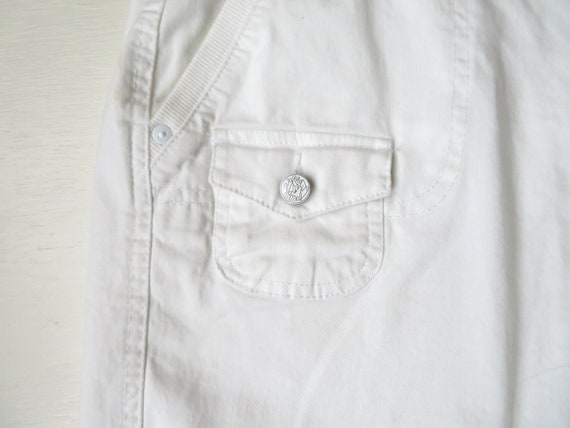 long white shorts with pockets, Bermuda length wi… - image 6