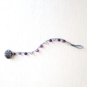 Amethyst Bracelet with Vintage Button - 7 inches long - Lavender image 4