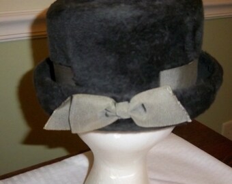 Rare Ladies vintage May NY Duchesse Italie Soft Faux Fur Gray Hat