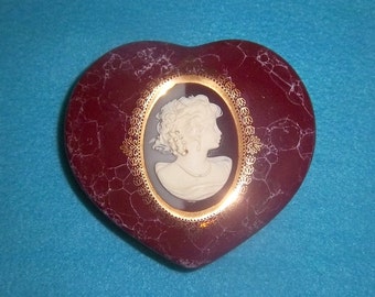 Mount Clemens Victorian Cameo Heart Trinket Jewelry Box