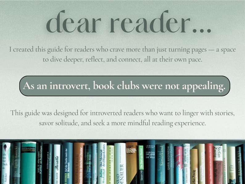 Pode incluir: A imagem apresenta o texto "caro leitor..." e "Como introvertido, clubes de leitura n&atilde;o eram atraentes". Abaixo, uma estante de livros &eacute; vis&iacute;vel. O guia &eacute; para leitores introvertidos que buscam uma experi&ecirc;ncia de leitura atenta.