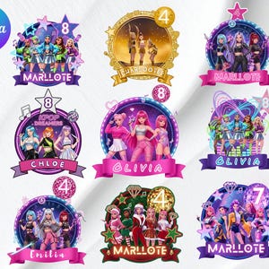 Può includere: Una collezione di illustrazioni digitali colorate con gruppi di figure femminili stilizzate, ciascuna all'interno di una cornice circolare. I disegni includono testo come "MARLLOTE", "OLIVIA" e "CHLOE", insieme a numeri ed elementi decorativi.