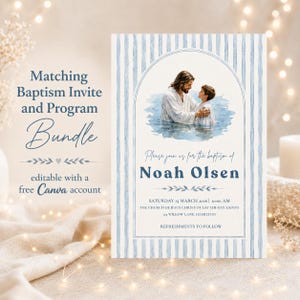 Könnte beinhalten: Ein Taufkarten- und Programm-Bundle mit einer Aquarellillustration einer Taufszene. Die Einladung zeigt blaue Streifen und den Text "Please join us for the baptism of Noah Olsen".