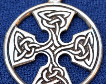 Large Sterling Silver Celtic Knot Pendent Signed