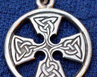 Sterling Silver Celtic Knot Pendent Signed