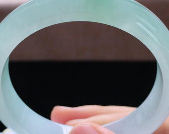56.3 mm Icy Qing Shui Grüner Jadeit Armreif | Zertifiziertes Typ A Armband aus burmesischer Jade