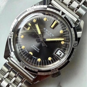 NOS 1970s Arten Skin Diver Watch - Swiss 5 ATMOS Diver - 17 Rubis Mechanical - Black Sunburst Dial - Bonklip - New Old Stock with Tag