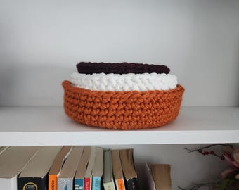 Juego de 3 cestas nido de ganchillo — Naranja quemado, blanco y burdeos