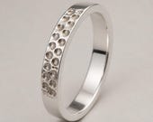 Minimalist Crater Surface Tactile Fidget Ring — photo 1