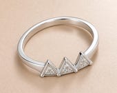 Triangle Zirconia Tactile Fidget Ring for Women — photo 1